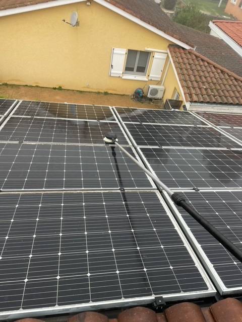 Nettoyage de panneaux Photovoltaïques sur la commune Dommartin