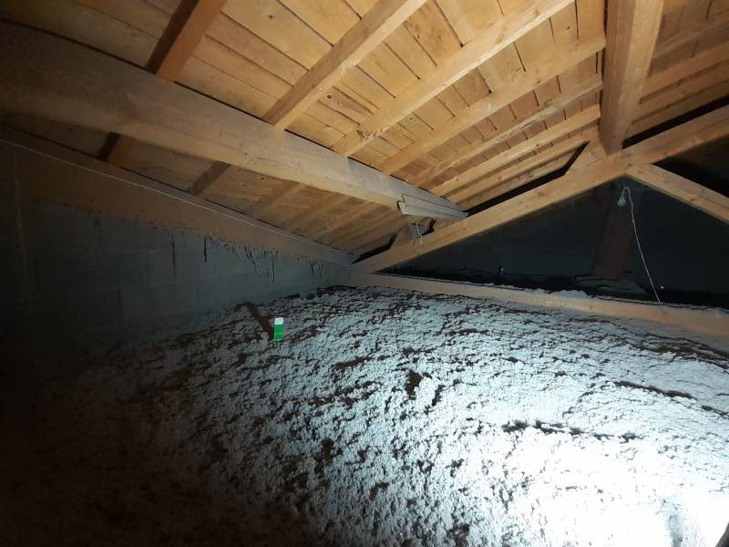 soufflage en ouate de cellulose pour isolation de combles perdus à Eveux